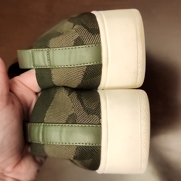 Steven Madden Gills Platform Slip-on Sneakers Green Camo sz 8.5 - Picture 6 of 8